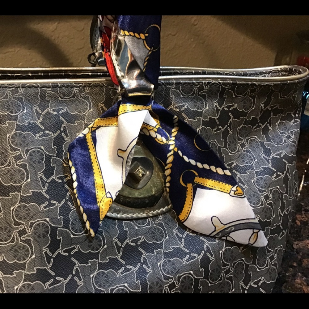 Celine Bags - Picture 5 of 16